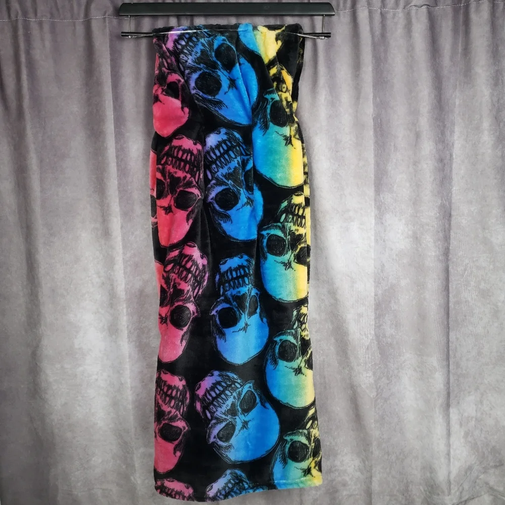 Halloween Colorful Skull Print Plush Throw Blanket Rainbow Ombre 50